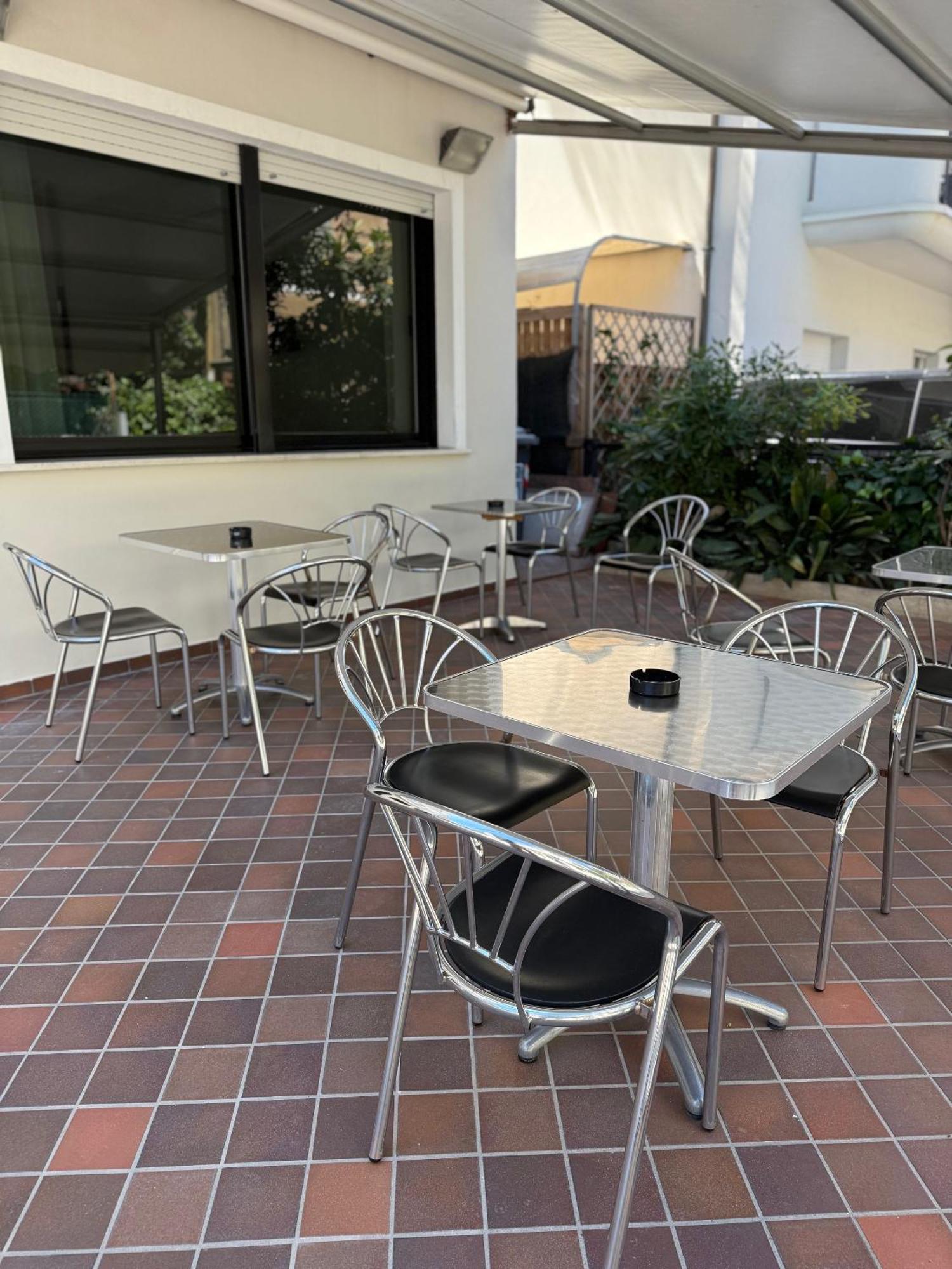 Hotel Pigalle Rimini Kültér fotó