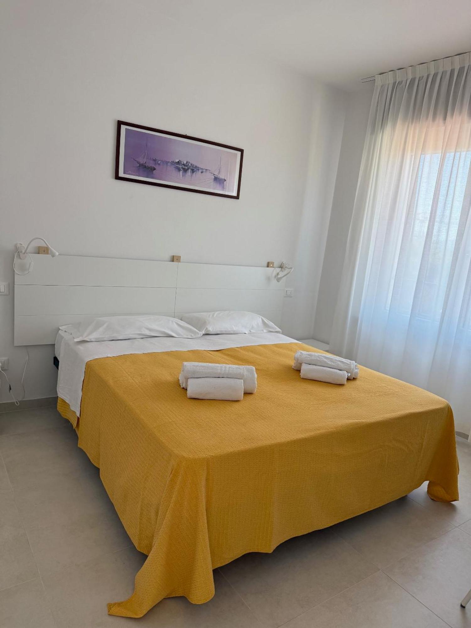 Hotel Pigalle Rimini Kültér fotó