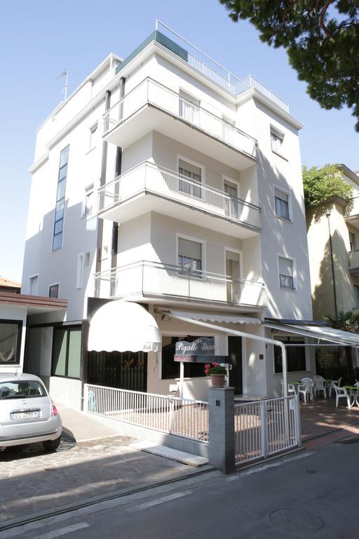 Hotel Pigalle Rimini Kültér fotó